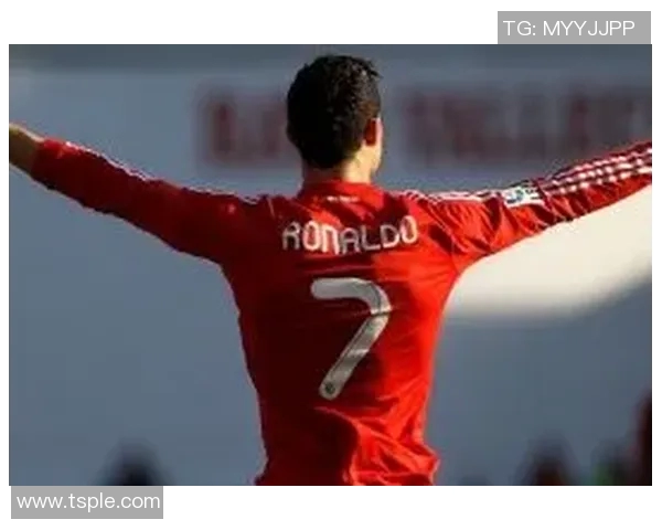 足球明星风采全景速写图文高清展示尽显球场魅力与个人风格